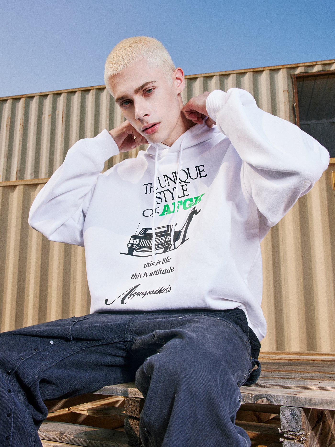 DONCARE(AFGK) “Perfect date hoodie”