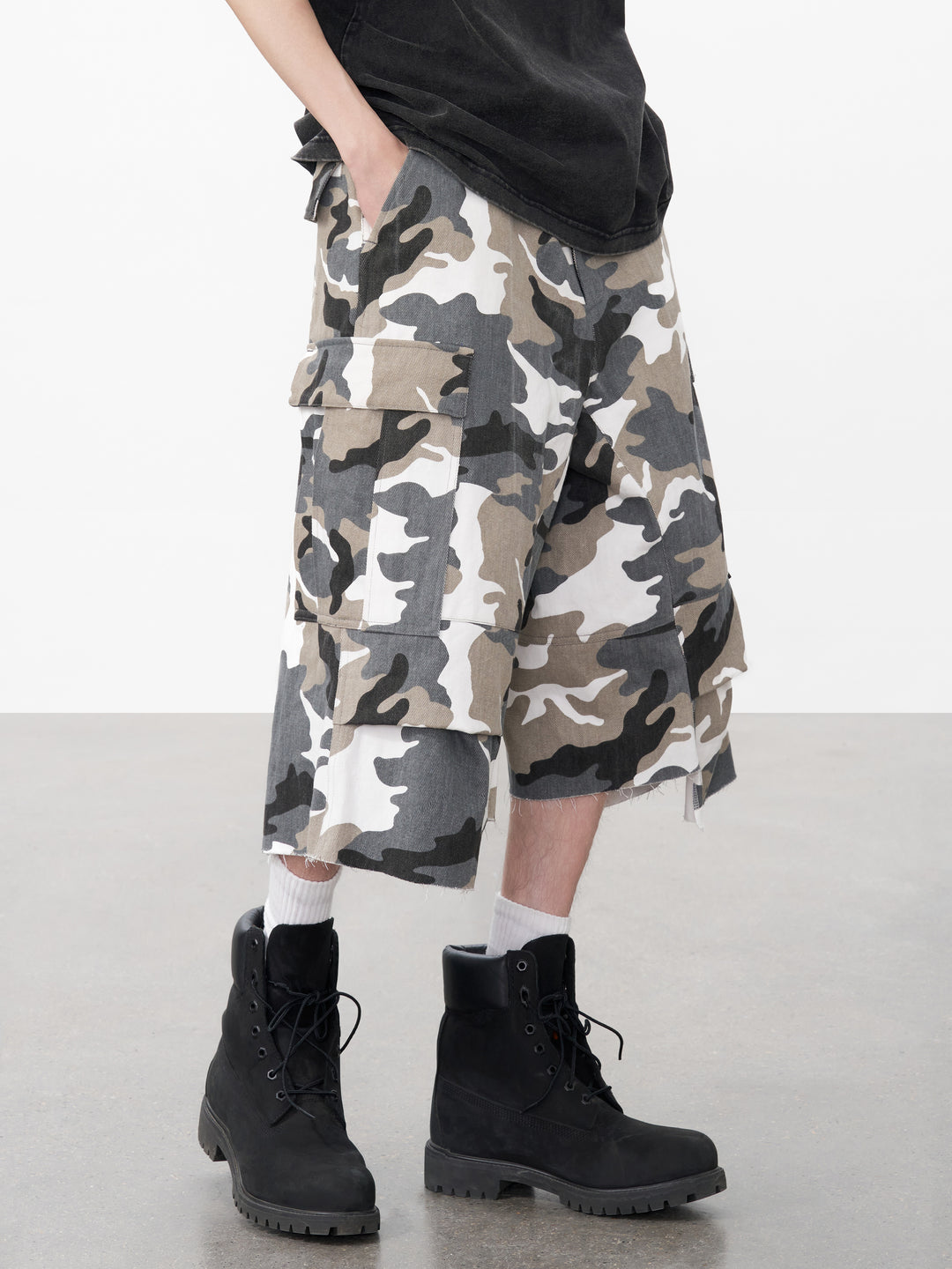 DONCARE(AFGK) "Snow camo baggy jorts"