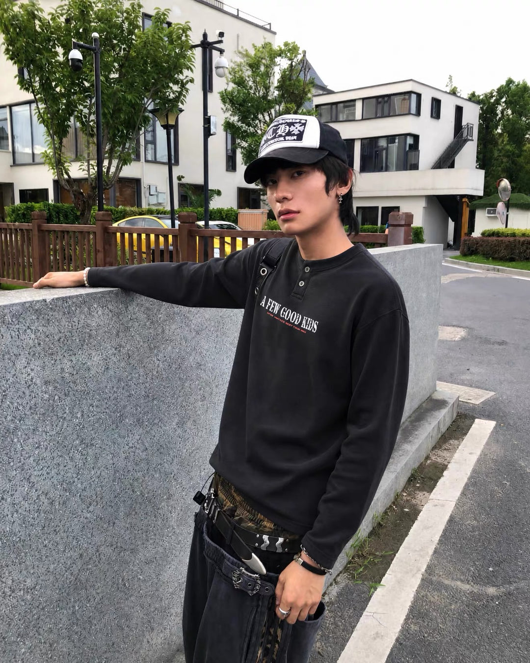 (AFGK) "Vintage Virtual Tour Graphic Henley Shirt"