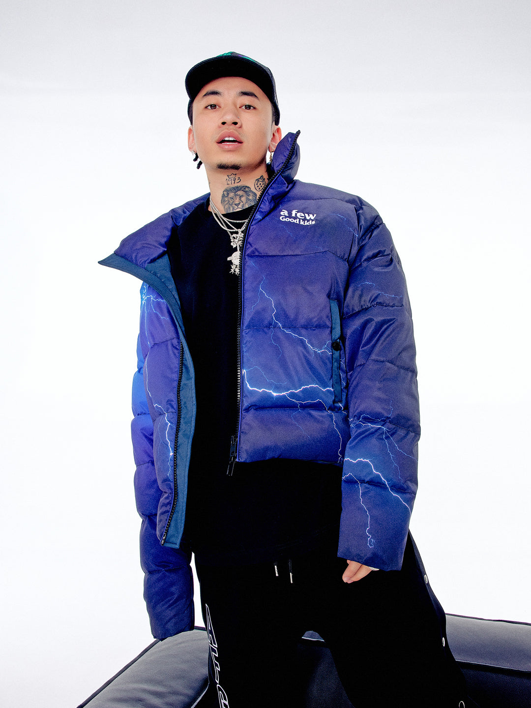 DONCARE(AFGK) "Lightning Logo Down Jacket"